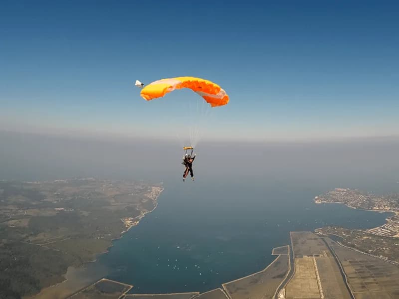 Tandemski skok - jadranje s padalom