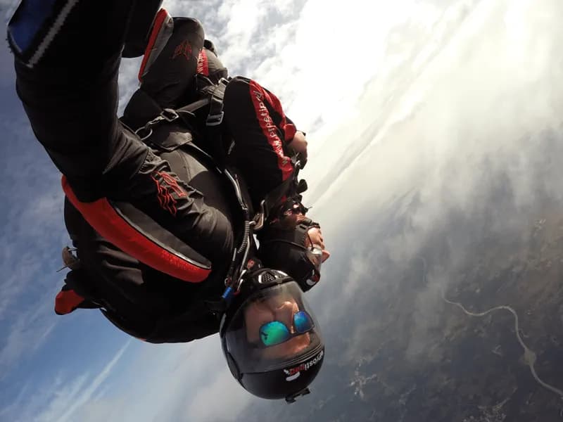 Skok s padalom - najintenzivnejši občutek, takoj po odskoku z letala
