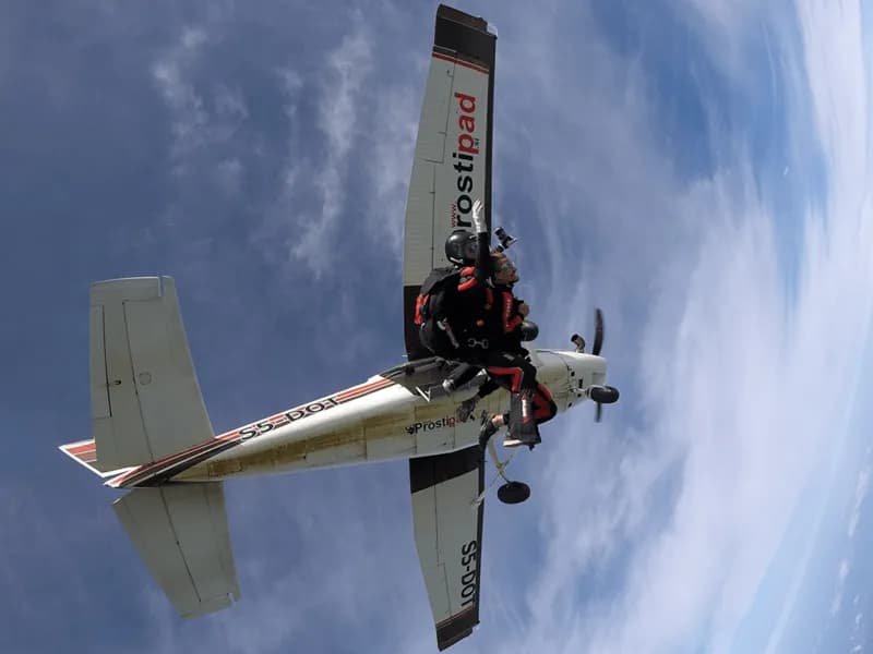 Skok s padalom v tandemu - odskok