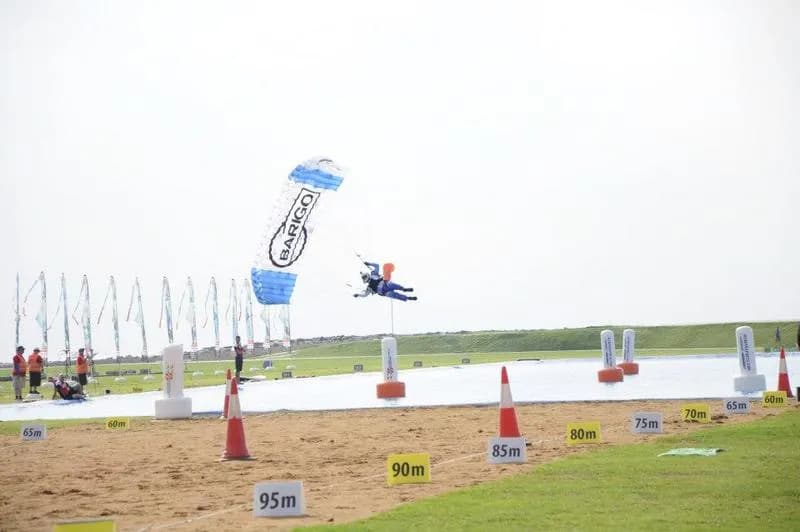 skok s padalom - "swoop" pristanek