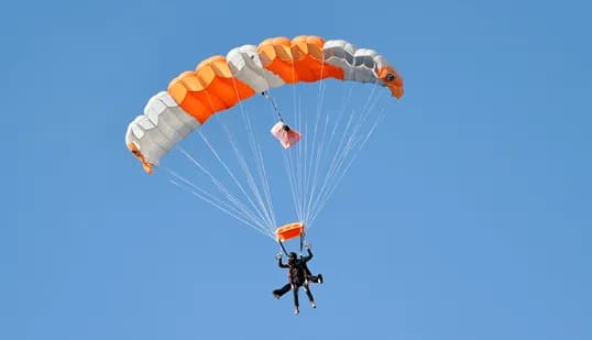 Vožnja pod odprtim padalom