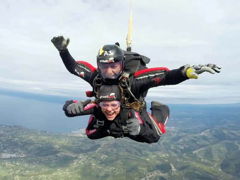 Skok s padalom nad Portorožem