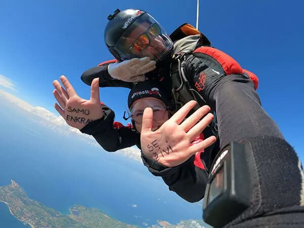 Skok s padalom v tandemu