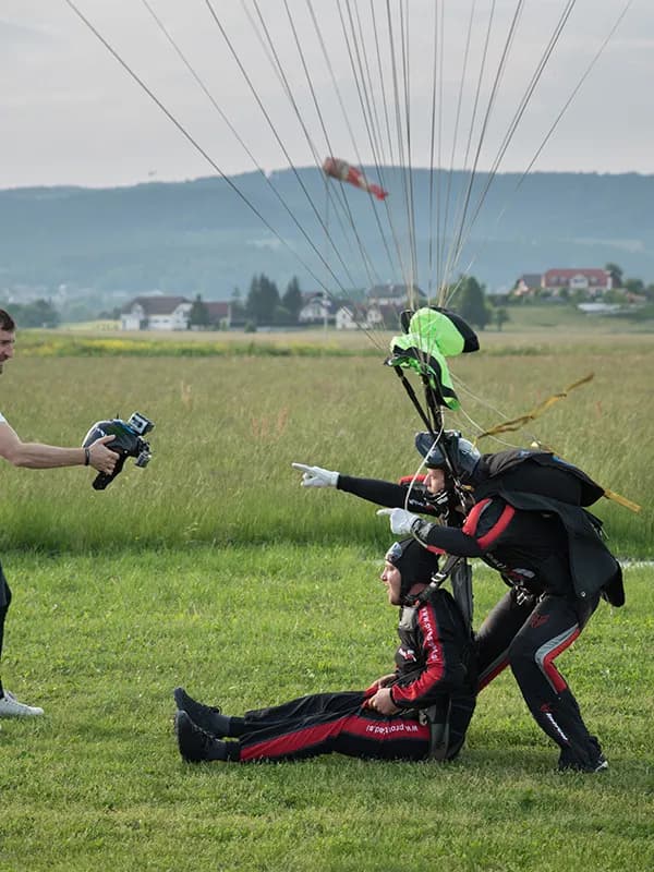 Pristanek po skoku s padalom