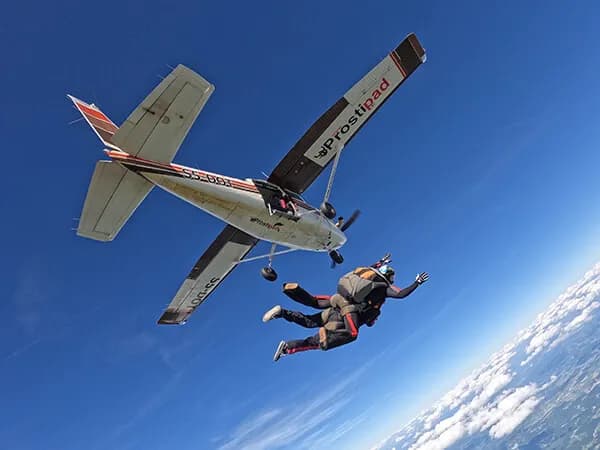 Skok s padalom - takoj po odskoku